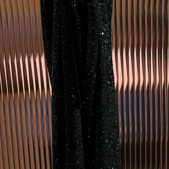 Holiday Sequin Sleeveless dress - Picture 13 of 16